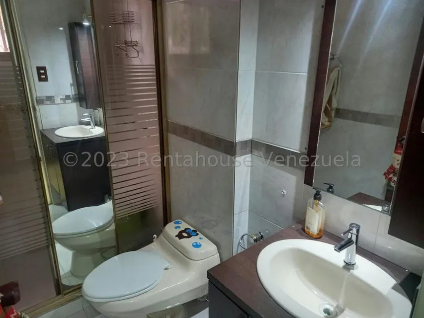 Casa (Duplex) en Alquiler en Lomas de Prados del Este, Distrito Metropolitano - 10