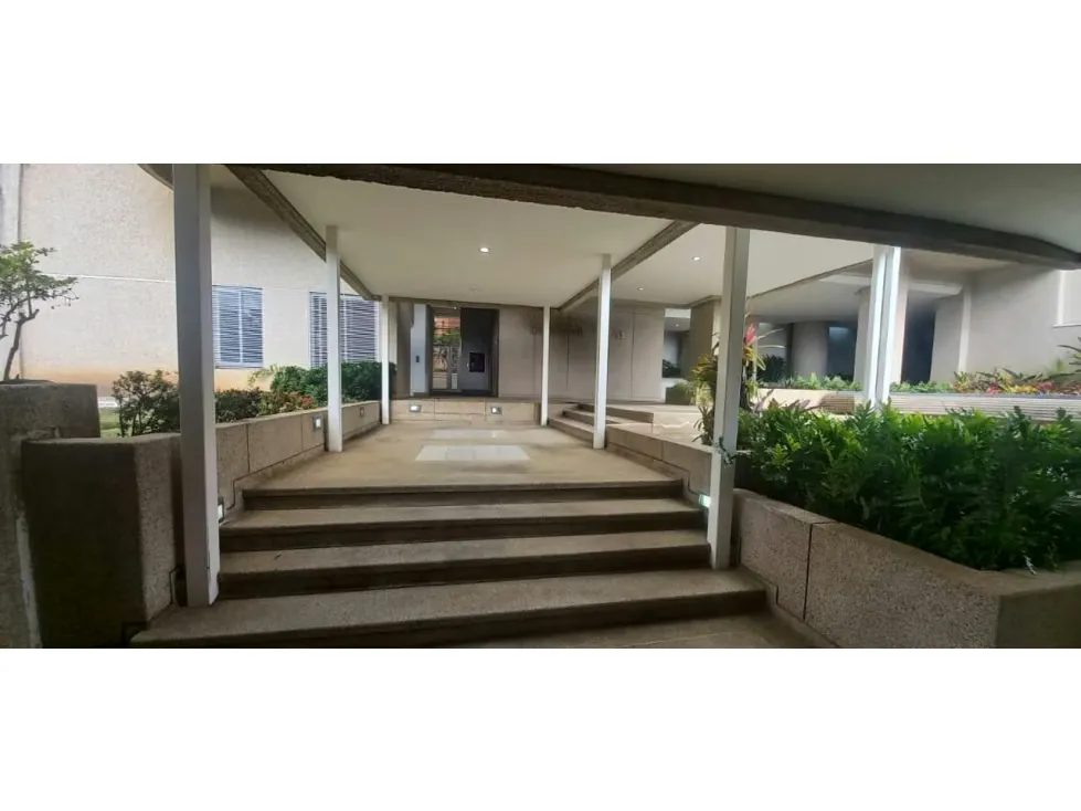 Vendo apartamento 225m2 Los Samanes 0570