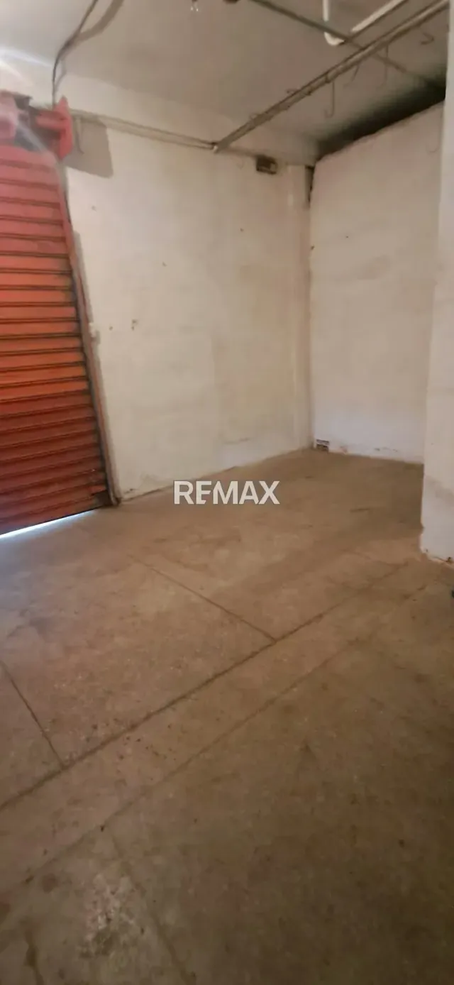 Alquiler de Local de local 40 metros ideal para venta de Repuestos ubicado en la Avenida Ayacucho - 10