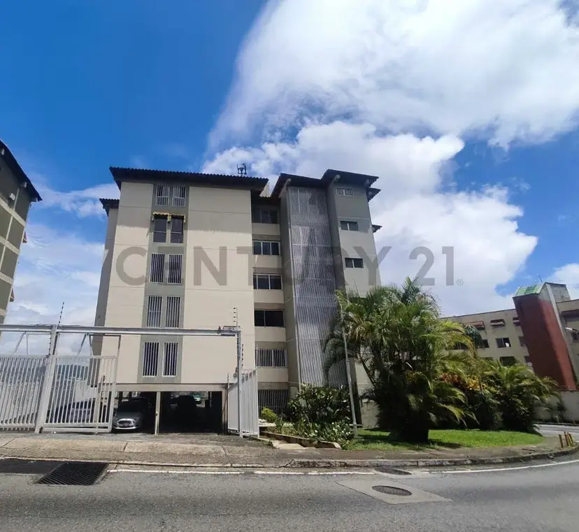 PENT HOUSE ACTUALIZADO TERRAZAS DE SANTA INÉS, EN EDIFICIO DE BAJA DENSIDAD!