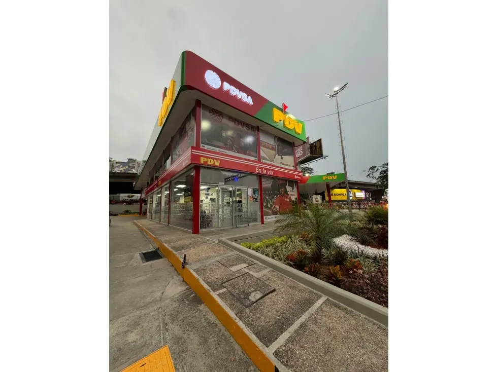 Alquilo local 180m2 Las Mercedes 1676 - 2