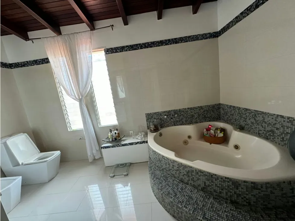 Vendo casa en lomas de la lagunita - 5