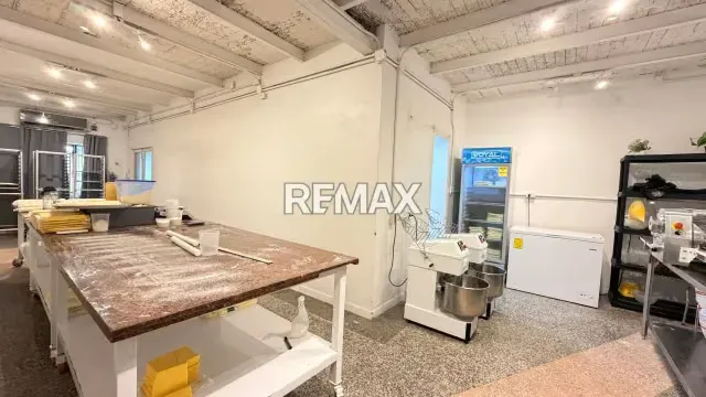 Casa Comercial En Alta Florida En Venta y Alquiler , 699m2 de construcción y 933 de terreno - 11