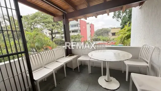 Casa Comercial En Alta Florida En Venta y Alquiler , 699m2 de construcción y 933 de terreno - 17