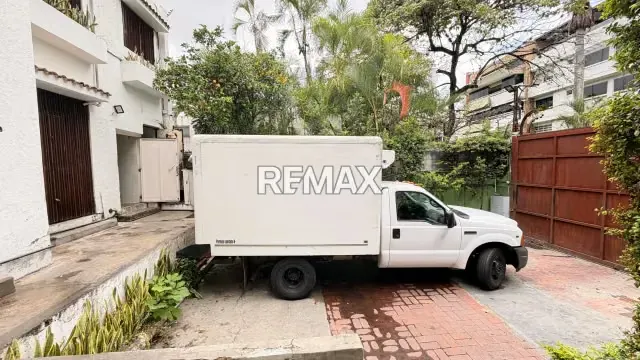 Casa Comercial En Alta Florida En Venta y Alquiler , 699m2 de construcción y 933 de terreno - 2