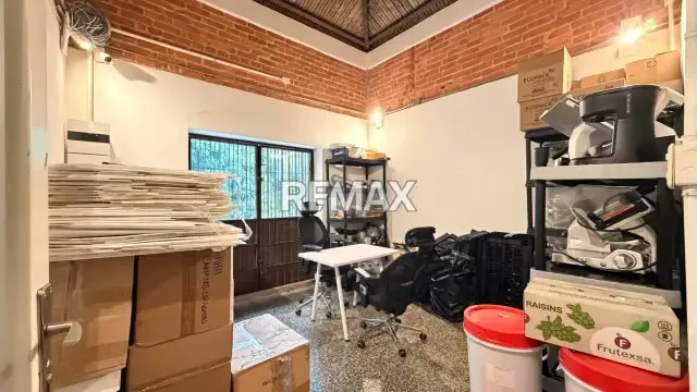 Casa Comercial En Alta Florida En Venta y Alquiler , 699m2 de construcción y 933 de terreno - 7