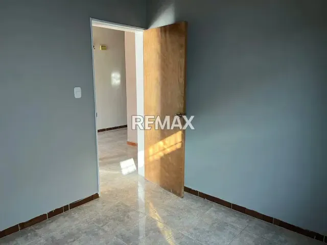 En Venta !!Bella Casa ubicada Parque residencial Urb. Miraflores El espacio, la comodidad y la seguridad que tu familia merece! - 2