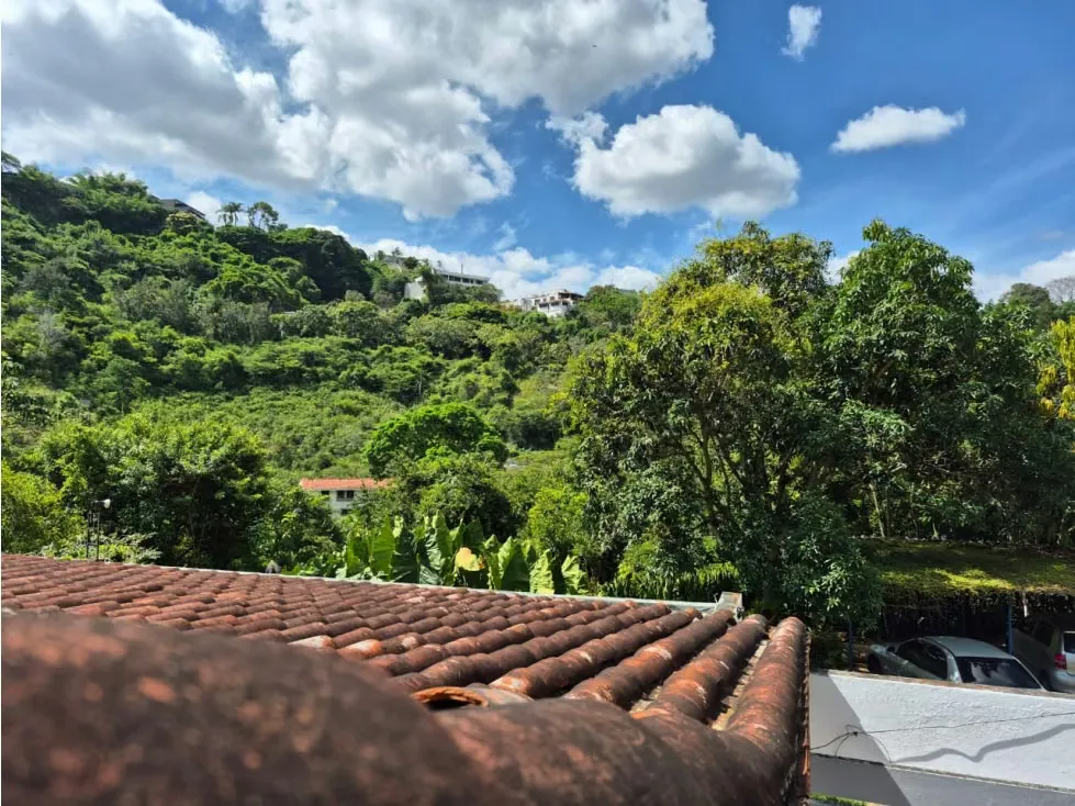 Vendo casa en calle cerrada 600m2 Los Campitos 0385 - 3