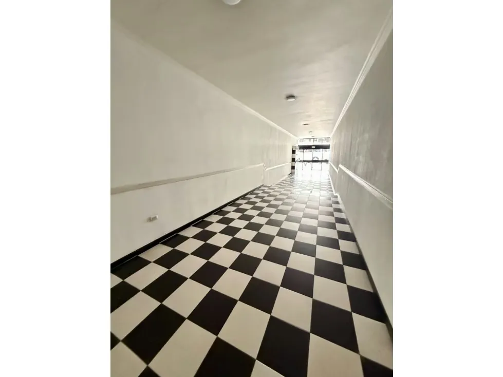 Se alquila oficina amoblada 112m2 Sabana Grande 5905 - 24