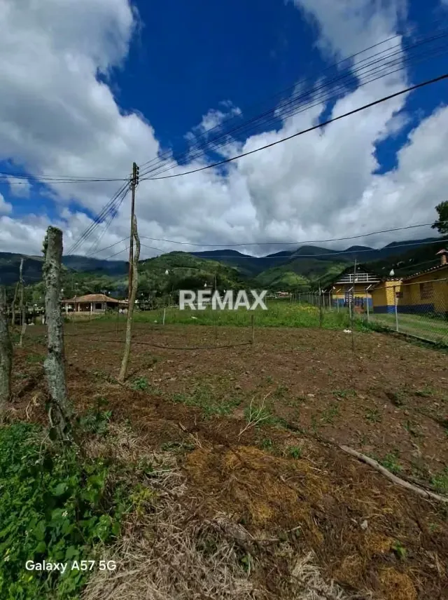 Se vende terreno en el fical aldea salomon municipio Andres Bello Metros² 2,000 - 2