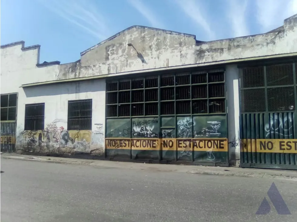 Alquilo galpón 3050m2 El Cementerio del Sur 3894 - 2