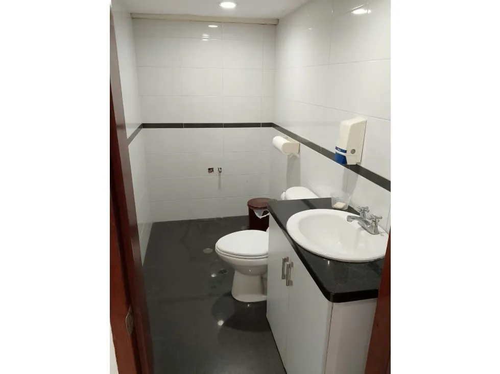 LOCAL EN VENTA 104 M2 - URB EL HATILLO - 12