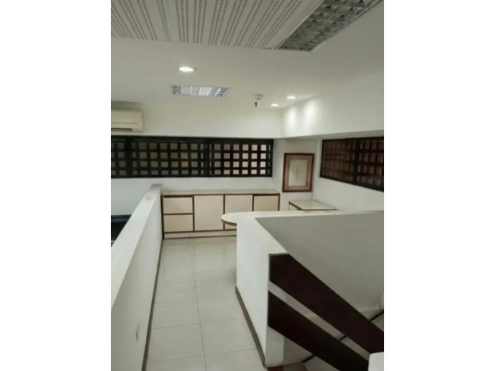 LOCAL EN VENTA 104 M2 - URB EL HATILLO - 6
