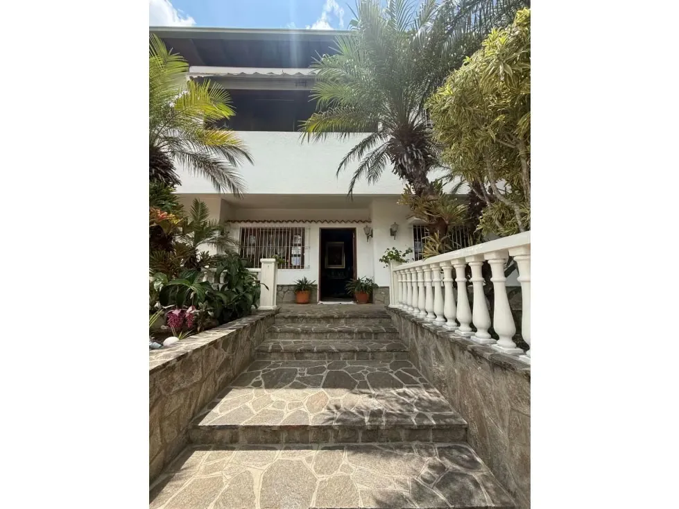 Se vende casa 500m2 Los Samanes 6269 - 3
