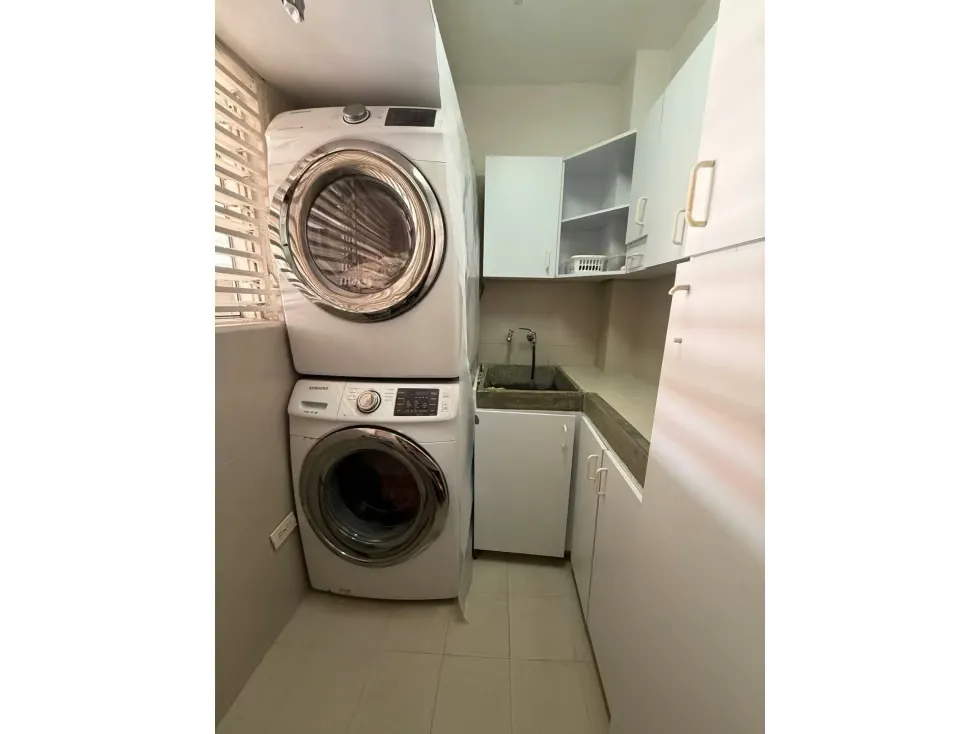 Se vende casa 500m2 Los Samanes 6269 - 29