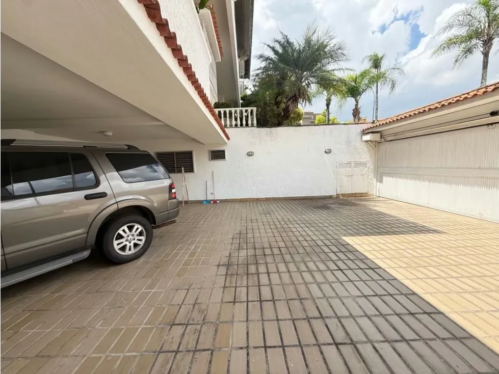 Se vende casa 500m2 Los Samanes 6269 - 30