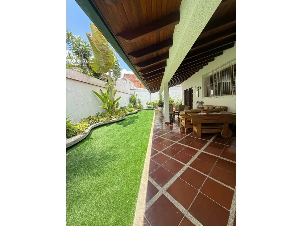 Se vende casa 500m2 Los Samanes 6269 - 8