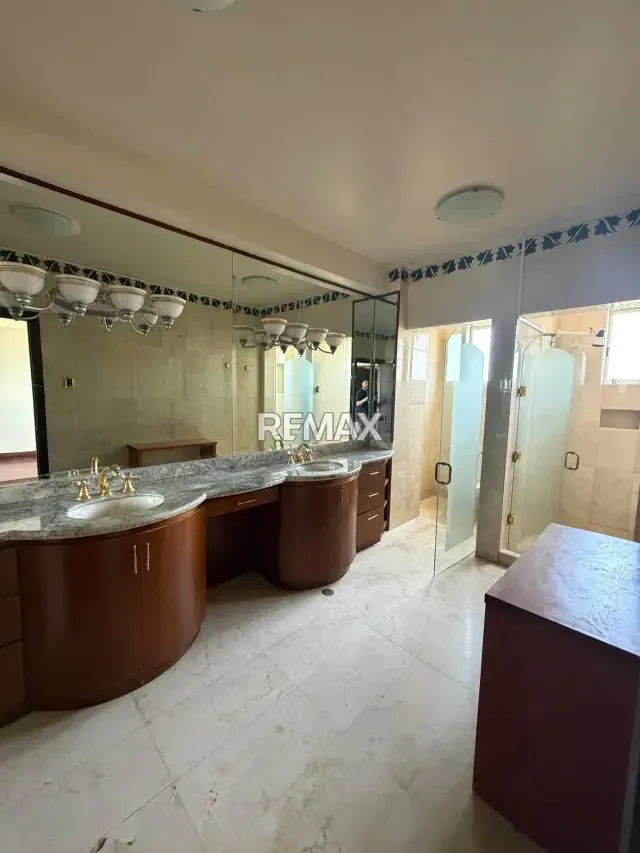 Apartamento en Venta Edif. La Llovizna - 5