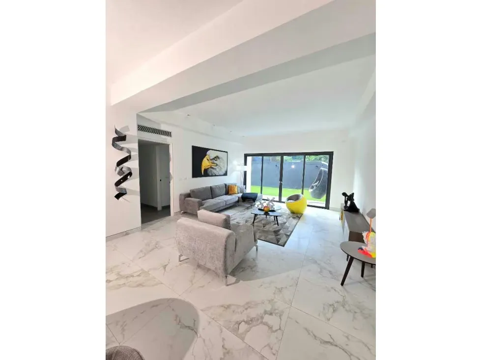 APARTAMENTO EN VENTA PB 290 M2- URB. MACARACUAY