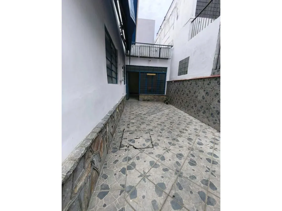 Vendo casa duplex original 245m2 La California Sur 4110 - 4
