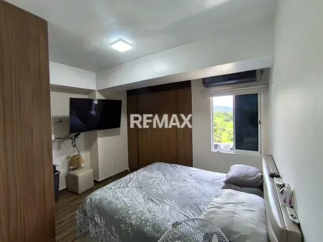 En venta moderno apartamento en Resd. Balcones del Viento en Tazajal, Naguanagua - 11
