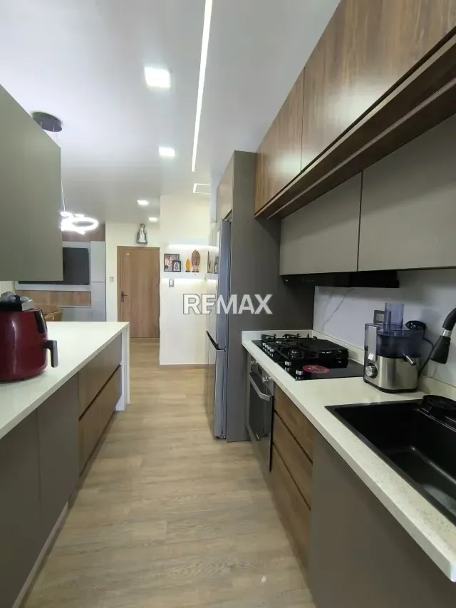 En venta moderno apartamento en Resd. Balcones del Viento en Tazajal, Naguanagua - 8