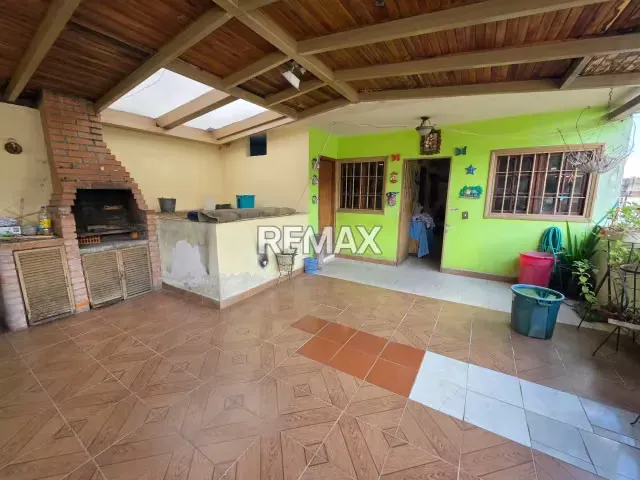 Casa en venta en el cementerio diagonal al bulevar del cementerio - 20