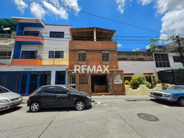 Casa en venta en el cementerio diagonal al bulevar del cementerio - 2