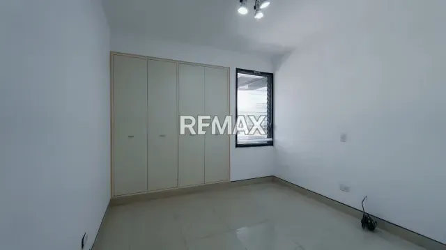 Alquiler Exclusivo apartamento Urb La Boyera - 11