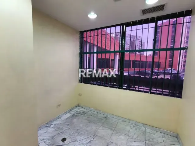 EN VENTA DOS LOCALES PARA OFICINA - 8
