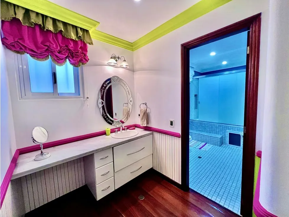 CASA ESTILO CONTEMPORANEO EN LOMAS DE LA LAGUNITA 636,30 M2 C. - 11