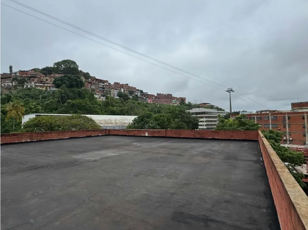 En Venta Edificio Industrial en Palo Verde. Sucre - Caracas - 11