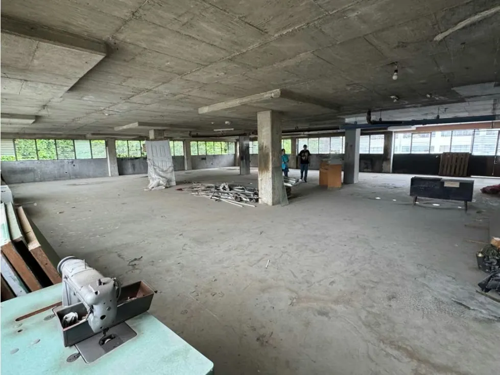 En Venta Edificio Industrial en Palo Verde. Sucre - Caracas - 15