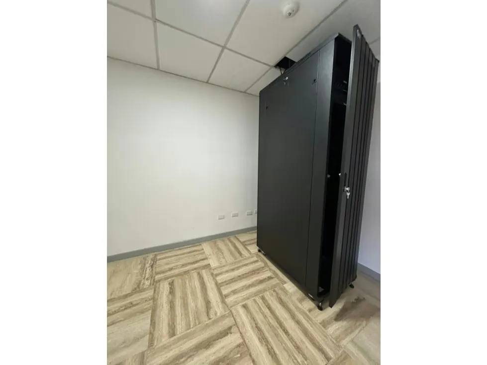 Oficina en alquiler 156m², Eurobuilding - 7