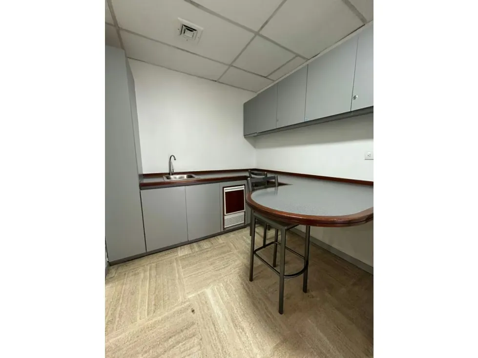 Oficina en alquiler 156m², Eurobuilding - 8