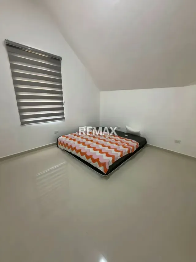 En Venta Townhouse en Colina de los Angeles - 11