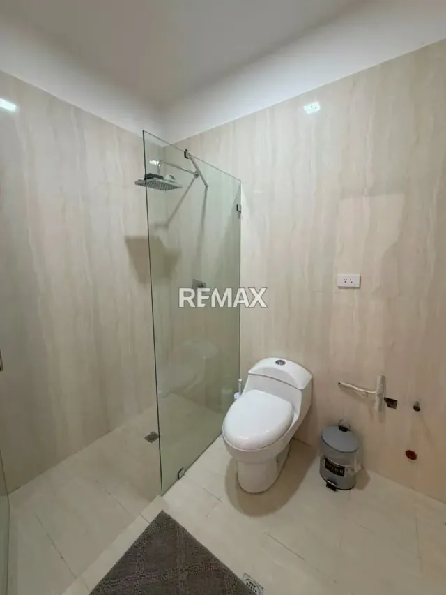 En Venta Townhouse en Colina de los Angeles - 18