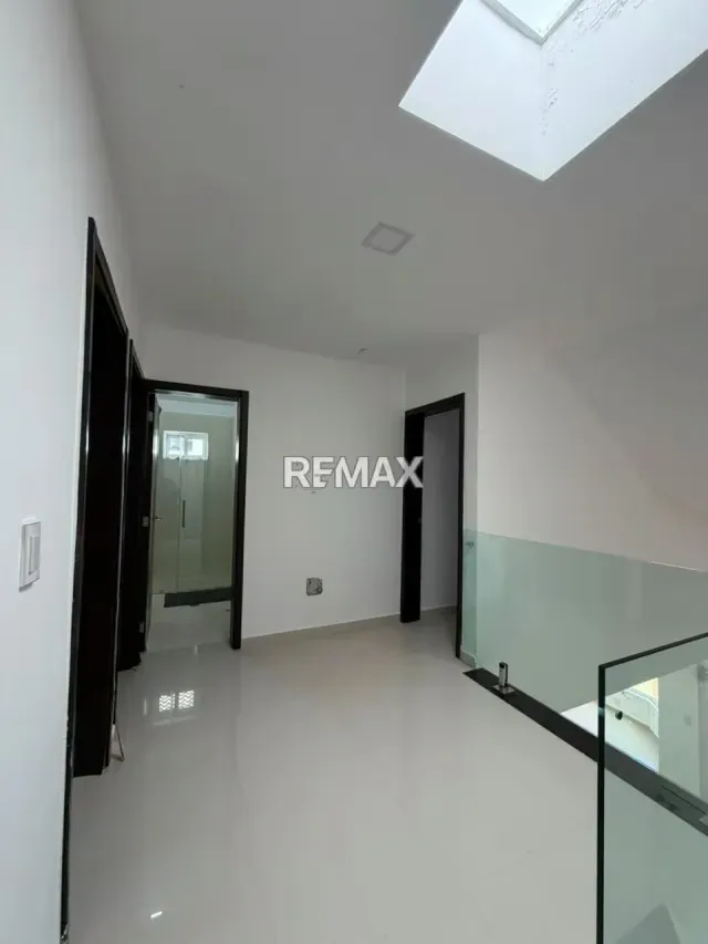 En Venta Townhouse en Colina de los Angeles - 4