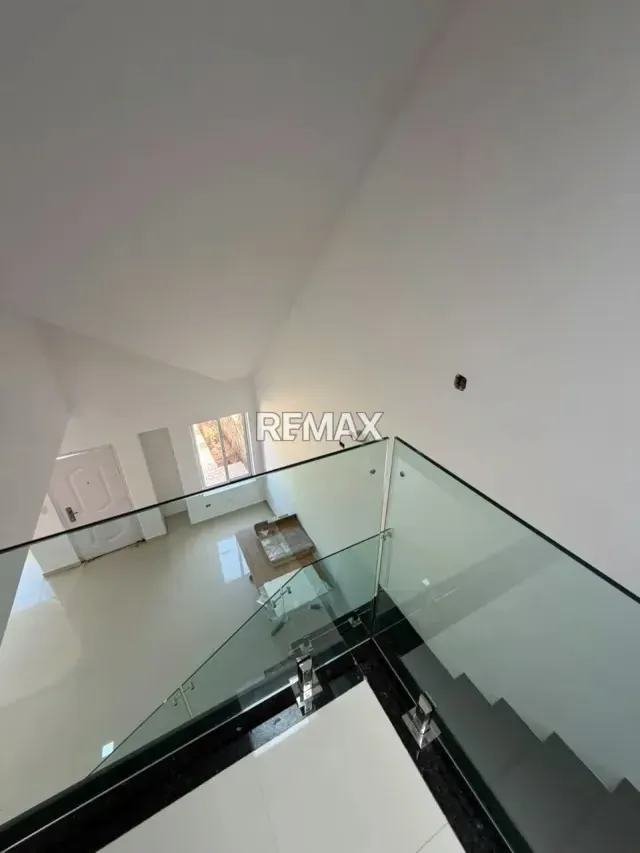 En Venta Townhouse en Colina de los Angeles - 5