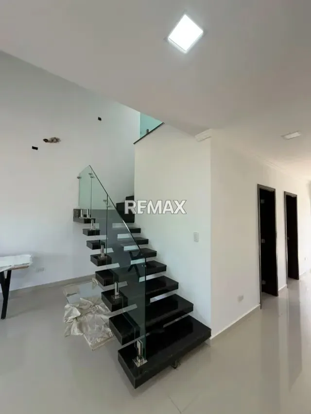 En Venta Townhouse en Colina de los Angeles - 7