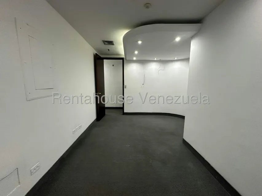 Oficina en Alquiler en El Rosal, Distrito Metropolitano - 2