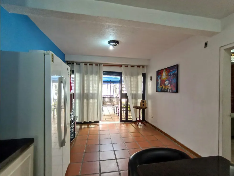 Casa en Venta La Trinidad. Urb. Sorocaima 8H/8B/3PE 463C 504T - 24