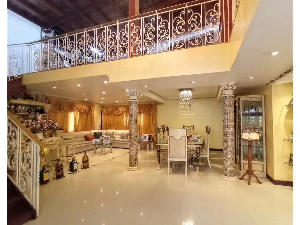 Casa en Venta La Trinidad. Urb. Sorocaima 8H/8B/3PE 463C 504T - 4