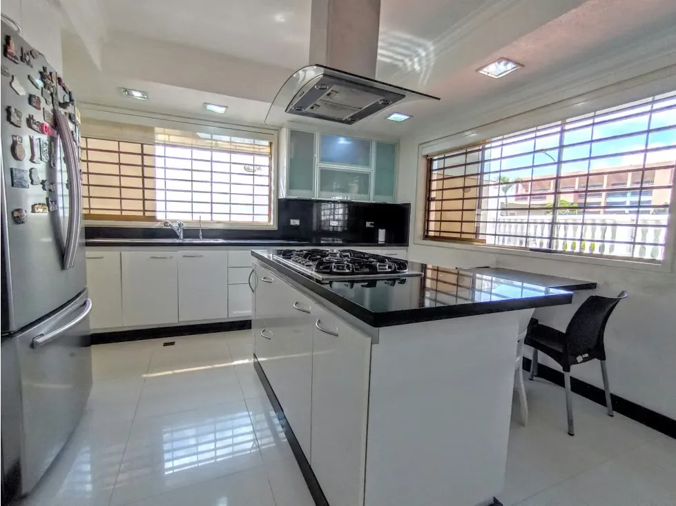 Casa en Venta La Trinidad. Urb. Sorocaima 8H/8B/3PE 463C 504T - 7