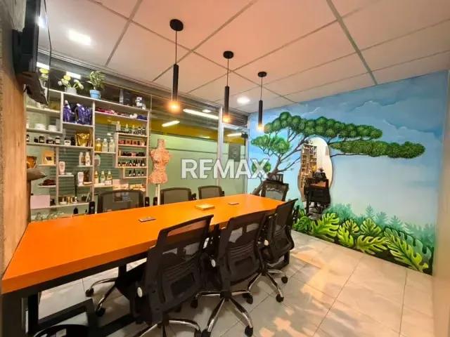 EN VENTA LOCAL COMERCIAL - 3