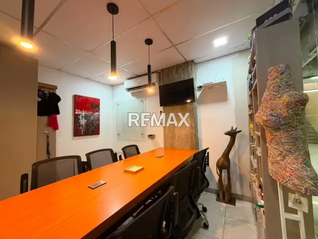 EN VENTA LOCAL COMERCIAL - 6