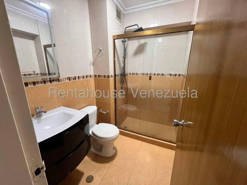 Apartamento (1 Nivel) en Alquiler en Urbanizacion El Centro, Aragua - 22