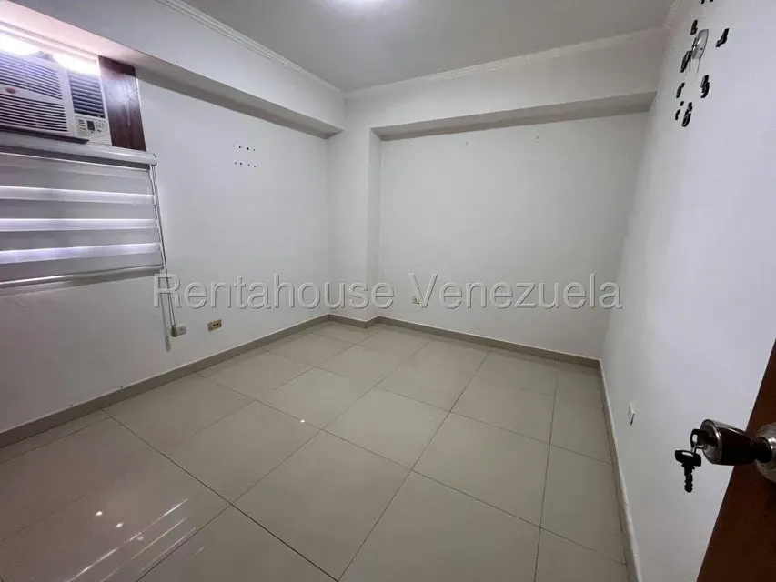 Apartamento (1 Nivel) en Alquiler en Urbanizacion El Centro, Aragua - 23