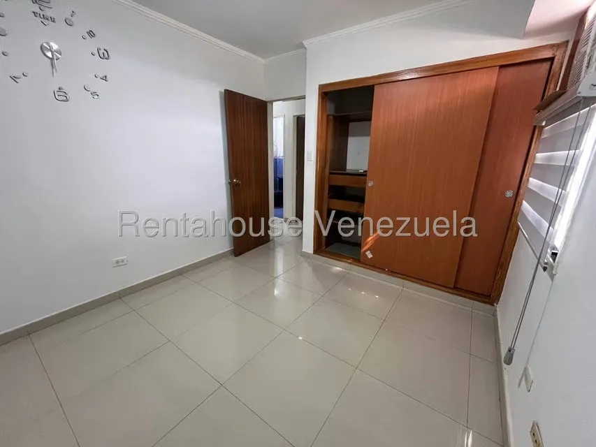 Apartamento (1 Nivel) en Alquiler en Urbanizacion El Centro, Aragua - 24