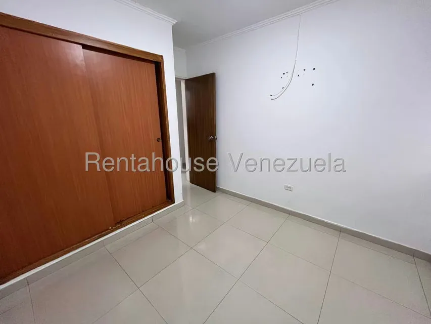Apartamento (1 Nivel) en Alquiler en Urbanizacion El Centro, Aragua - 26